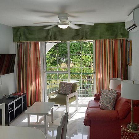Marchabell By The Sea E22 Apartment Очо Риос Екстериор снимка
