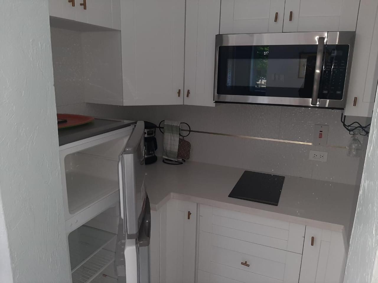Marchabell By The Sea E22 Apartment Очо Риос Екстериор снимка